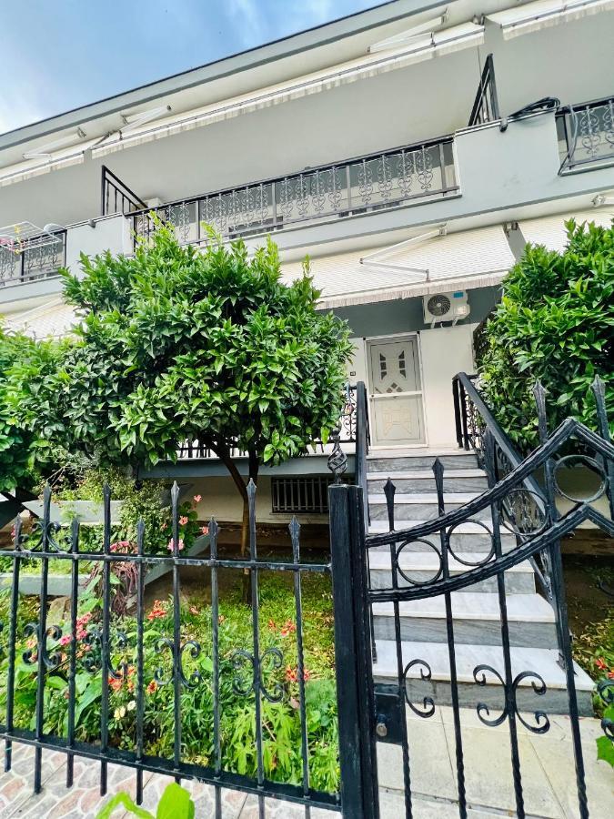 Vrasná Atlantis Apartments מראה חיצוני תמונה
