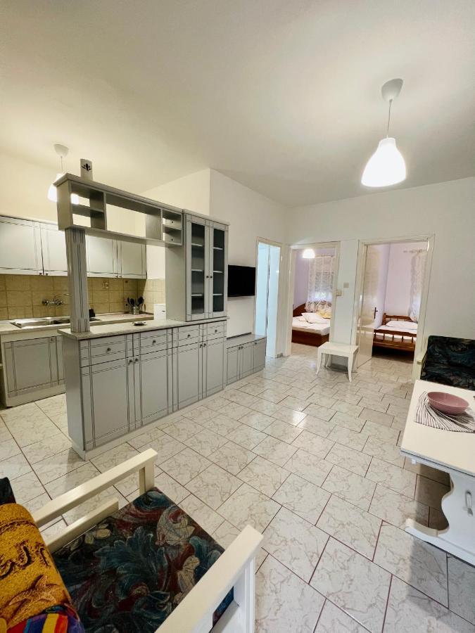 Vrasná Atlantis Apartments מראה חיצוני תמונה