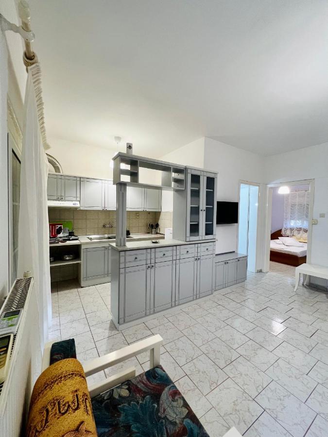 Vrasná Atlantis Apartments מראה חיצוני תמונה